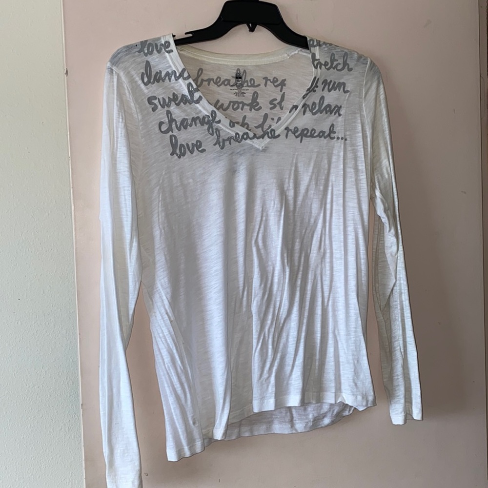 VSX by Victoria’s Secret Long Sleeve V neck top